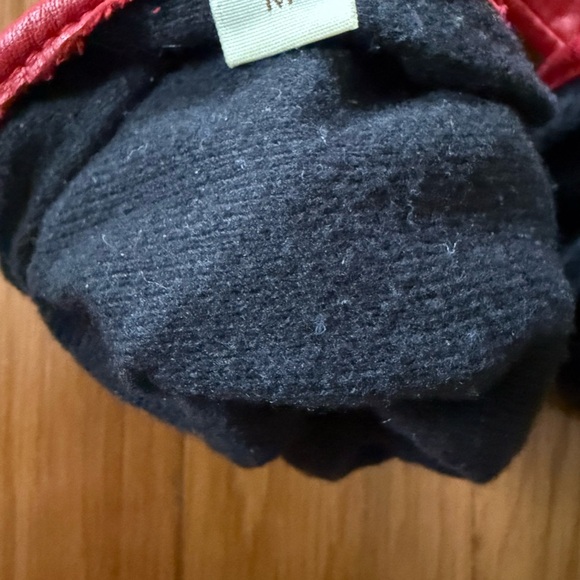 Women’s medium Red 100% leather gloves with 100% polyester lining. Worn once - Picture 4 of 7